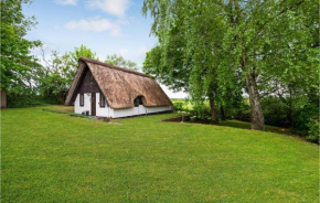 Beautiful Home In Løgstrup With Wifi